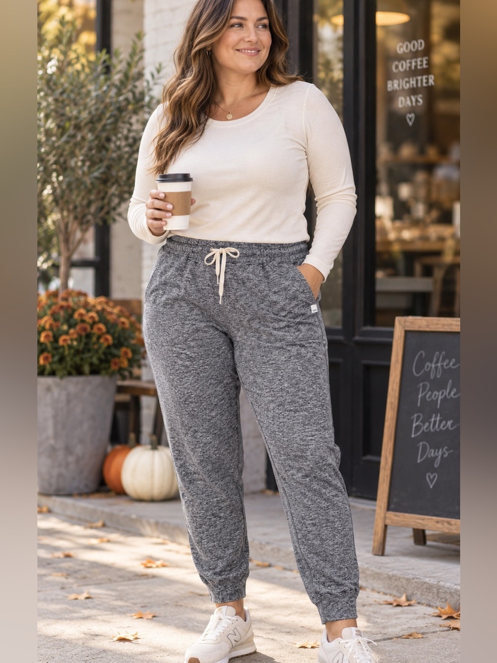 Vuori Performance Jogger XL Charcoal Heather DreamKnit Cropped Athleisure